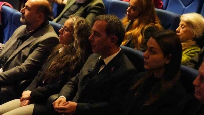 Görme Engelli Ressamın Braille tekniğiyle yaptığı resimler beğeni topladı