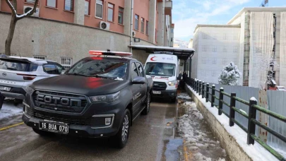 Kardan yolu kapanan hastaya büyükşehir ekipleri yetişti
