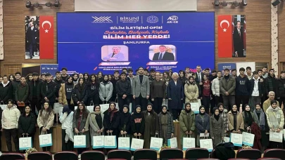 Biruni Üniversitesi, YÖK’ün ‘Bilim Kafe’ etkinlikleriyle 6 ilde gençlerle buluştu