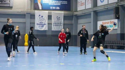 Bursa Büyükşehir Hentbol Takımı ligde ve Avrupa’da başarılı gidişatını sürdürüyor