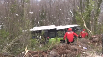 Kocaeli’de yolcu otobüsü şarampole yuvarlandı