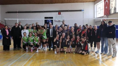 Bilecik’te küçük kızlar voleybol müsabakaları tamamlandı