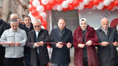 Bilecik’te İyiliğe Dokun Yardımlaşma ve Dayanışma Derneği dualarla açıldı