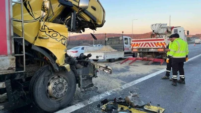 Kuzey Marmara Otoyolu’nda kamyon tıra arkadan çarptı: 1 yaralı
