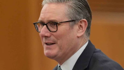 İngiltere Başbakanı Starmer’dan istifa çağrılarına yanıt: "Görevimden vazgeçmeyeceğim"