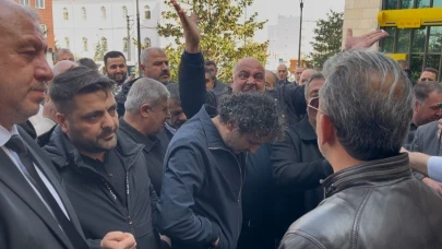 Bursa’da halk otobüsü esnafı belediye önünde toplandı