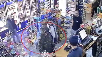 Motosikletiyle kaldırıma daldı, tekel bayisinden içki alıp kadınlara böyle sataştı