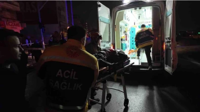 Kadıköy Rıhtım’da taksi takla attı: 2 yaralı