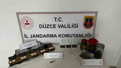 Evlerinde kenevir bahçesi kuran 2 kardeş suçüstü yakalandı