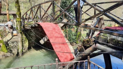 Sakarya’da dere üzerindeki asma köprü çöktü: 2 hafif yaralı