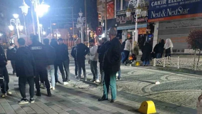 Trafiğe kapalı caddede motosiklet çocuğa çarptı