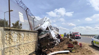Mardin’de kontrolden çıkan yakıt tankerinin sürücüsü yaralandı