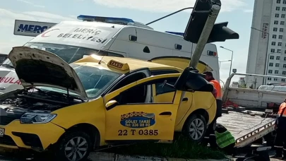 Edirne’de ambulans ile taksi çarpıştı: 5 yaralı