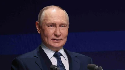 Putin: "Kiev yönetimi Rusya’nın zaferini nasıl resmileştireceğini düşünüyor"