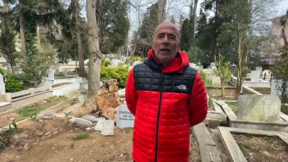 Sarıyer’de fırtınada devrilen ağaçlar mezarlara zarar verdi, vatandaşlar mağdur oldu