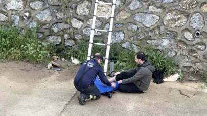 Bursa’da dereye düşen adamı ekipler kurtardı