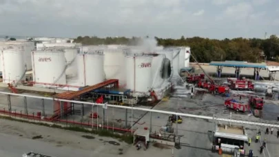 Mersin’de yağ fabrikasındaki yangın böyle görüntülendi
