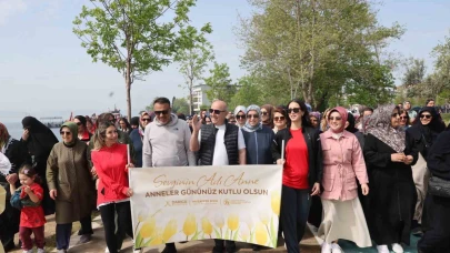 Darıca’da Anneler Günü yürüyüşü düzenlendi