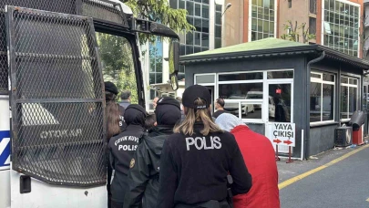 İstanbul merkezli 3 ilde düzenlenen "change oto’’ operasyonunda gözaltına alınan 16 şüpheli adliyeye sevk edildi