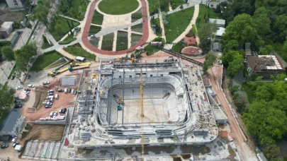 Atatürk Spor Salonu hızla yükseliyor