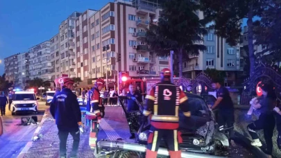 Balıkesir’de istinat duvarına çarpan otomobilin sürücüsü öldü