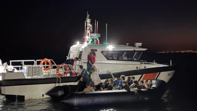 Lastik bottaki 15 düzensiz göçmen yakalandı