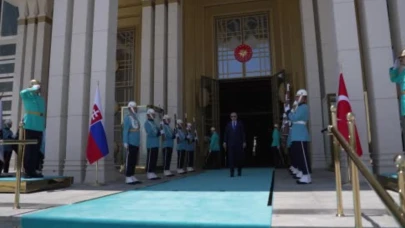 İletişim Başkanlığı: "Liderler, Türkiye-Slovakya ikili ilişkileri ile bölgesel ve küresel konuları ele aldı"