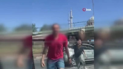 Fatih’te dehşet saçan sürücü, camı yumruklayıp paramparça etti; o anlar kamerada