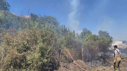 Susurluk’ta çalılık ve otluk alanda çıkan yangın söndürüldü