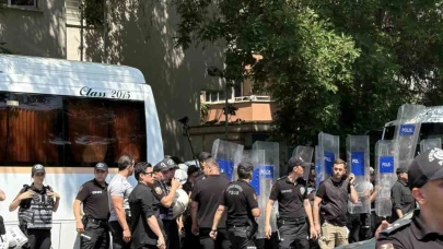 NATO karşıtı eylem yapan gruba gözaltı