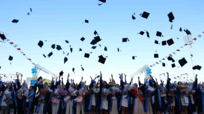 Düzce Üniversitesi’nde mezuniyet heyecanı başladı