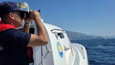 Marmaris açıklarında batan göçmen botunda kayıp 2 kişiyi arama çalışmaları sürüyor