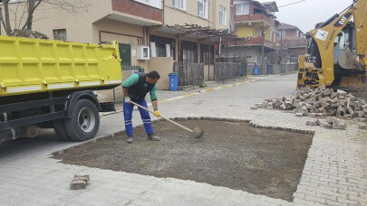 Kartepe’de parke tamiratı çalışmaları sürüyor