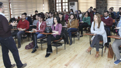 ''Medya ve terör hiçbir yerde yan yana durmaz''