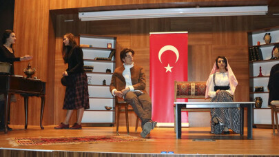 Sakaryalı Gençler Hayallerini Sahneye Taşıdı