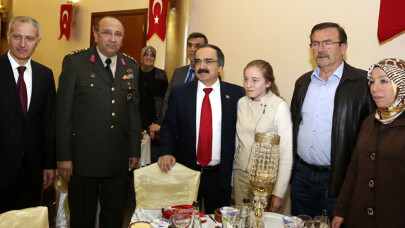 Adapazarı Belediyesi’nden Şehit yakınları ve Gazilere gece