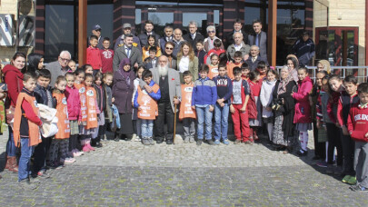 Minikler, dedeler ve ninelerle fidan dikti