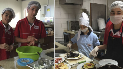Beyaz Kalpler öğrencilerinden waffle