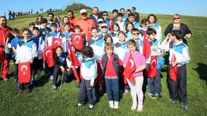 Başkan Karaosmanoğlu gençlerle yürüdü