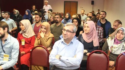 ‘’İnternetten bir günde aldığımız bilgi Ortaçağda ömür boyu alınan bilgiye eşdeğer’’