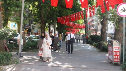 İzmit Yürüyüş Yolu, Kırmızı-Beyaza büründü