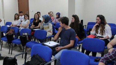 Kocaeli'nde ücretsiz dil eğitimleri devam ediyor
