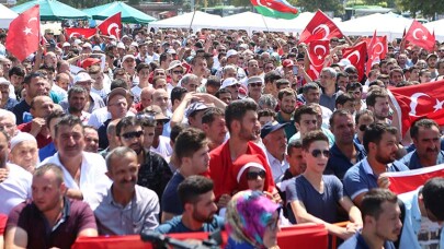 Sakarya Darbecilere Demokrasi Dersi Verdi