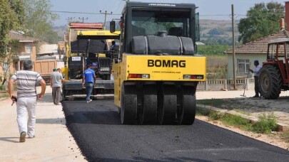 İshakçılar’da yol çalışmaları tam gaz ilerliyor