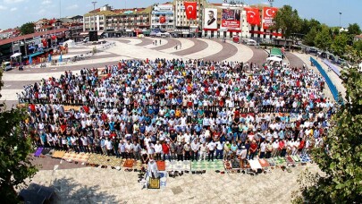 Sakarya Ümmet Cuması İçin Meydanı Doldurdu
