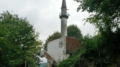 Tarihi Taş Camii’nin restorasyonu sürüyor