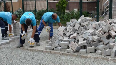 Kartepe’de parke tamiratlarına devam 