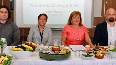 'Akıllı telefon bağımlılığı yalnızlaştırıyor'