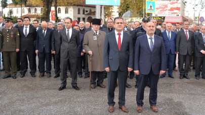 Ulu Önder Atatürk Hendek'te törenle anıldı