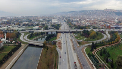 D-100 Karayolu’nda rahat trafik için üst geçit ve yan yollar yapılıyor